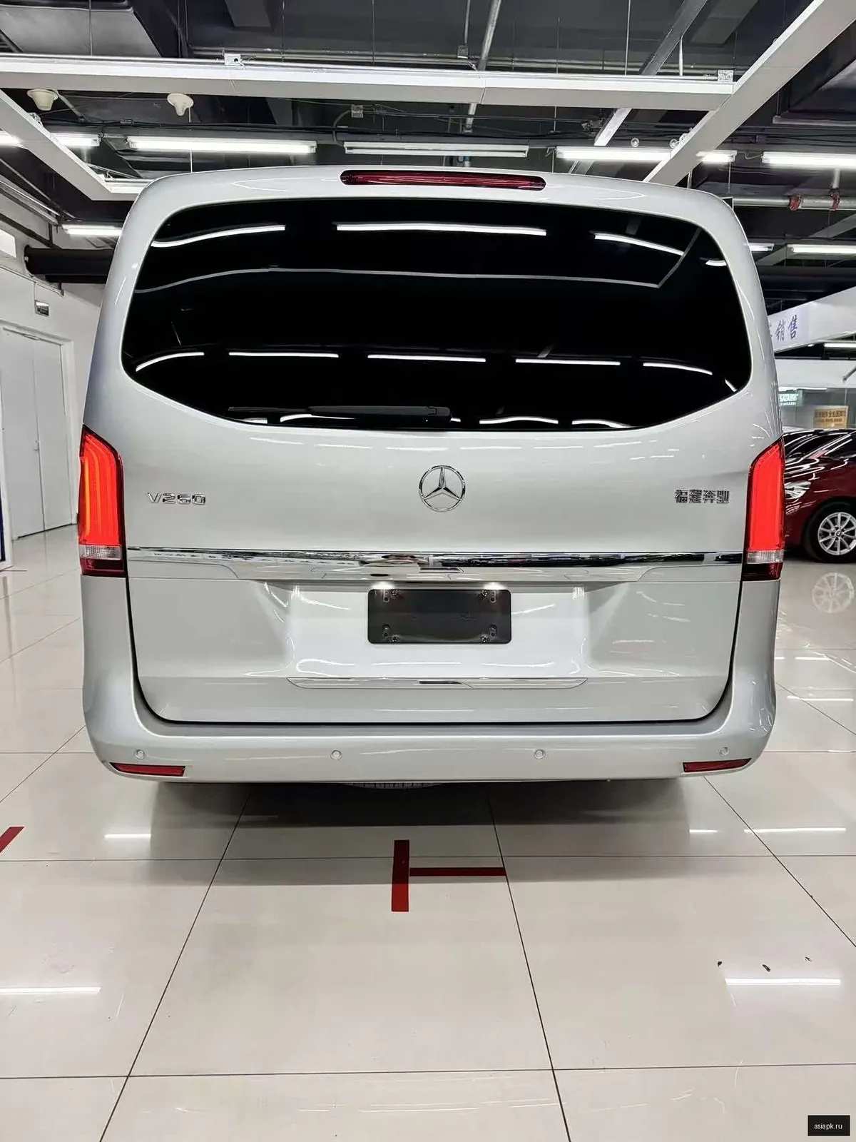 Mercedes-Benz V-Class 5