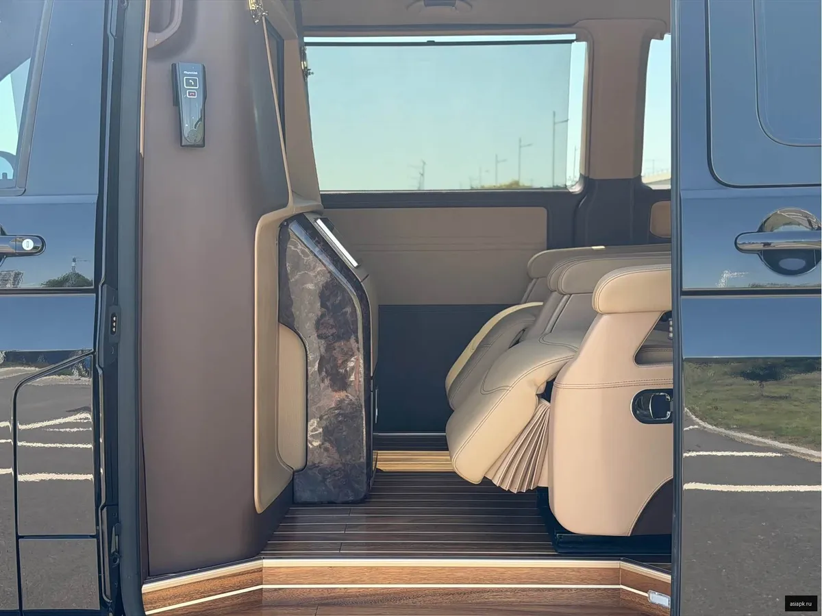 Volkswagen Caravelle 5