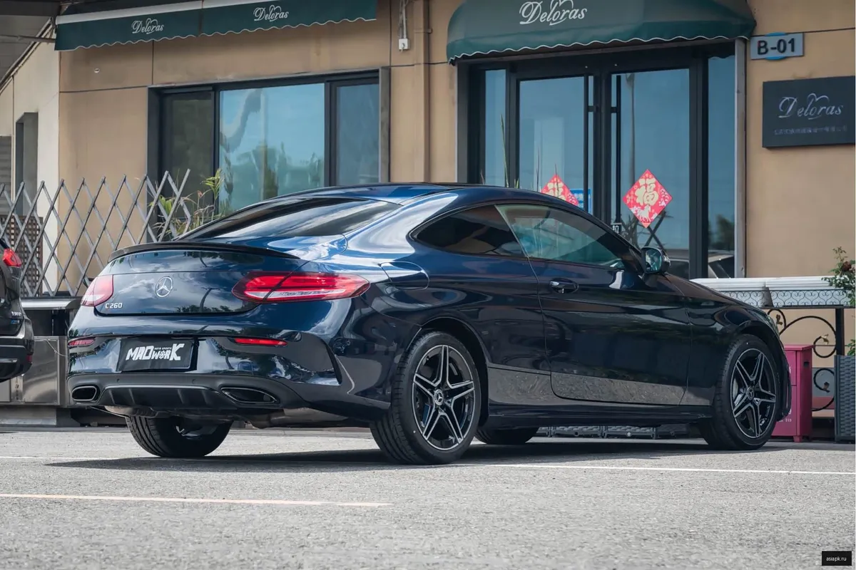 Mercedes-Benz C-Class 4