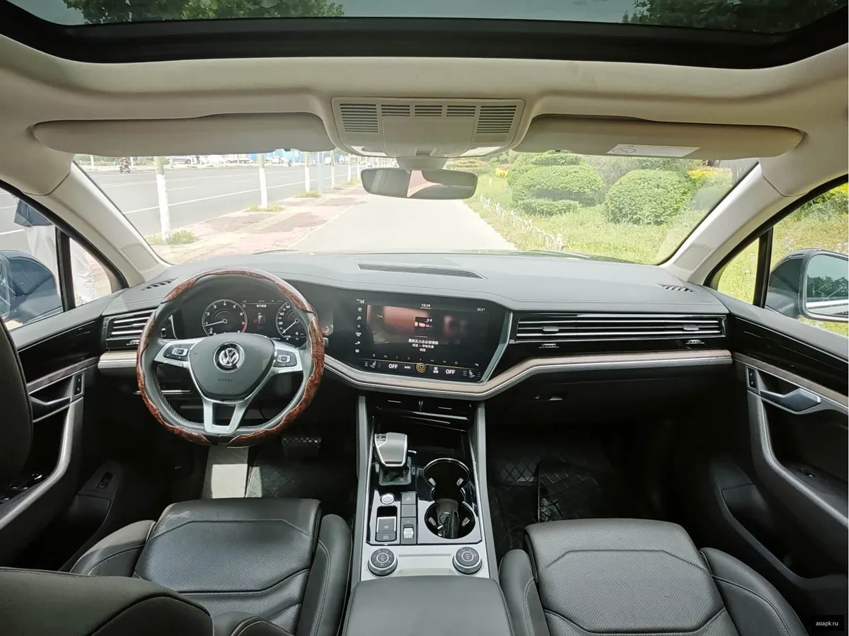 Volkswagen Touareg 4
