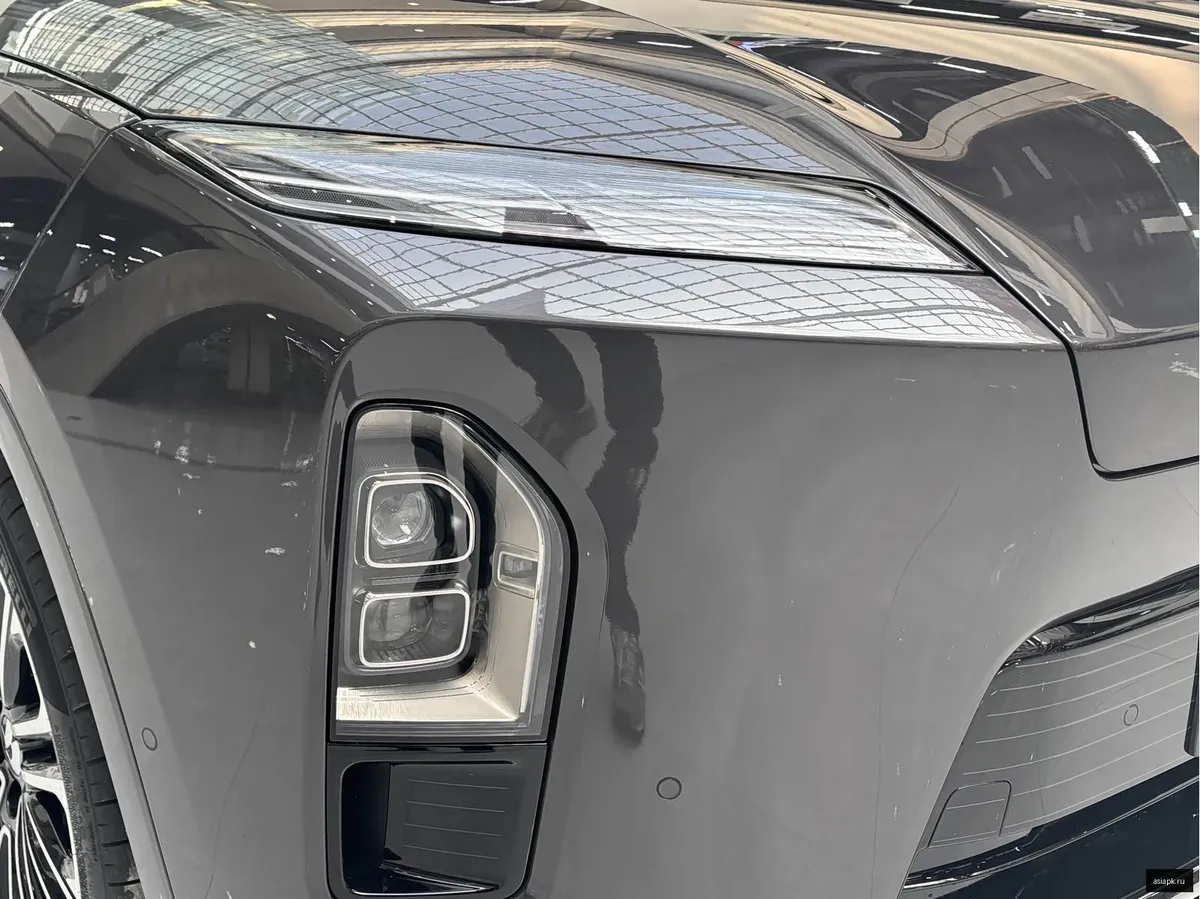nio ES8 5