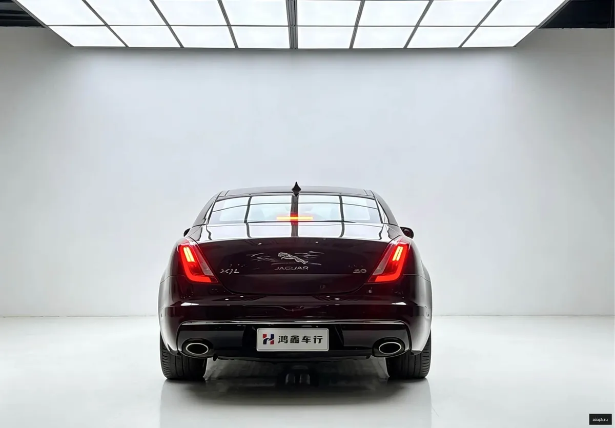 Jaguar XJ 5