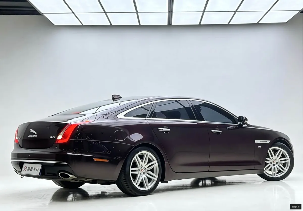 Jaguar XJ 4