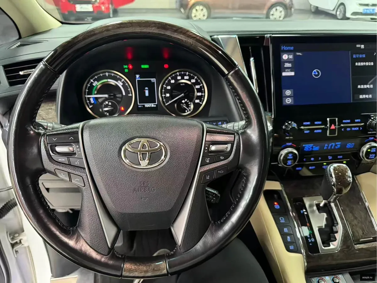 Toyota Vellfire 5
