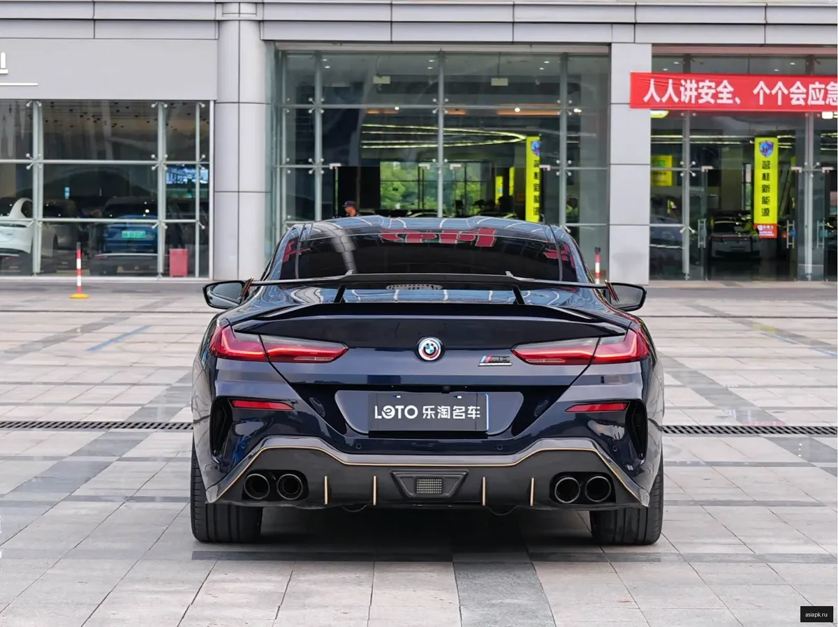BMW 8-Series 3