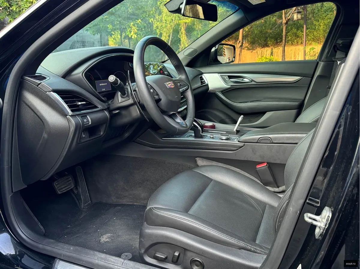 Cadillac CT5 6