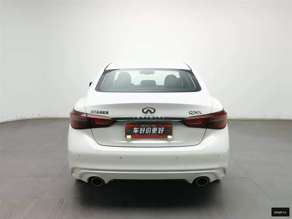Infiniti Q50 4