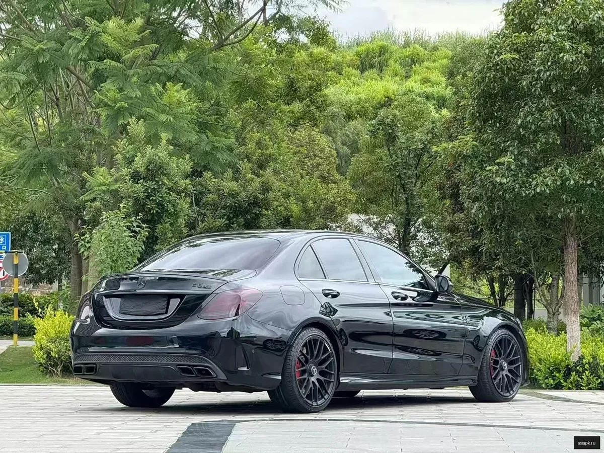Mercedes-Benz C-Class 5