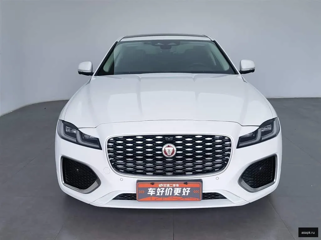 Jaguar XF 3