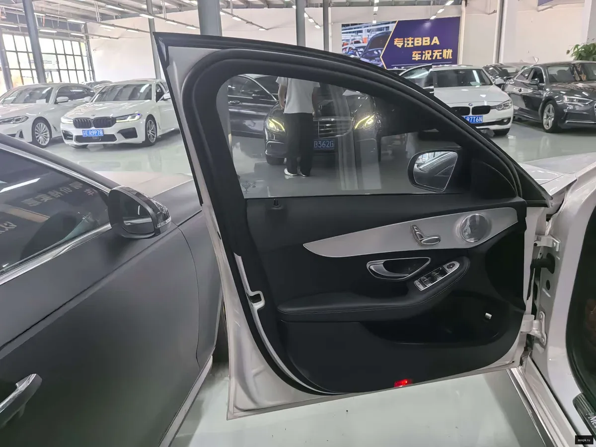 Mercedes-Benz C-Class 6