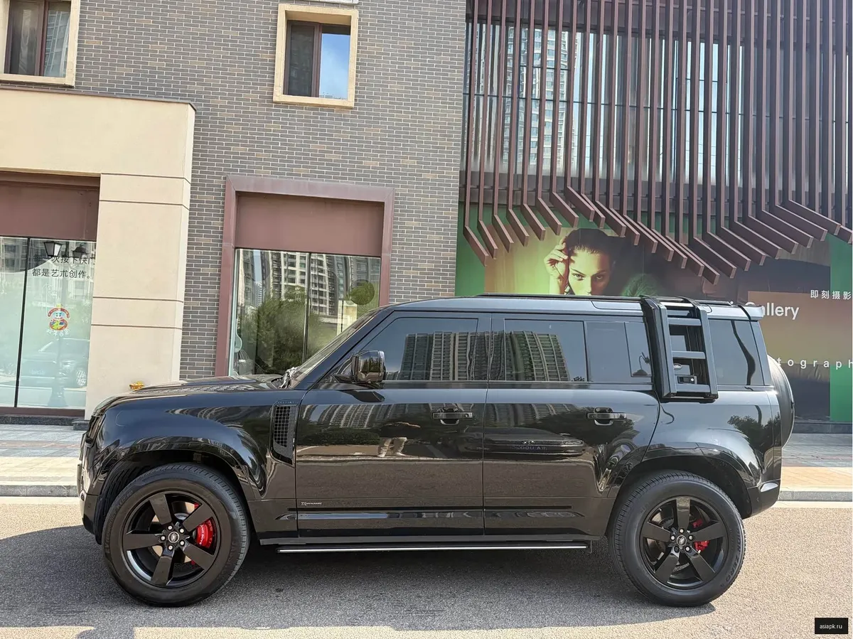Land Rover Defender 3