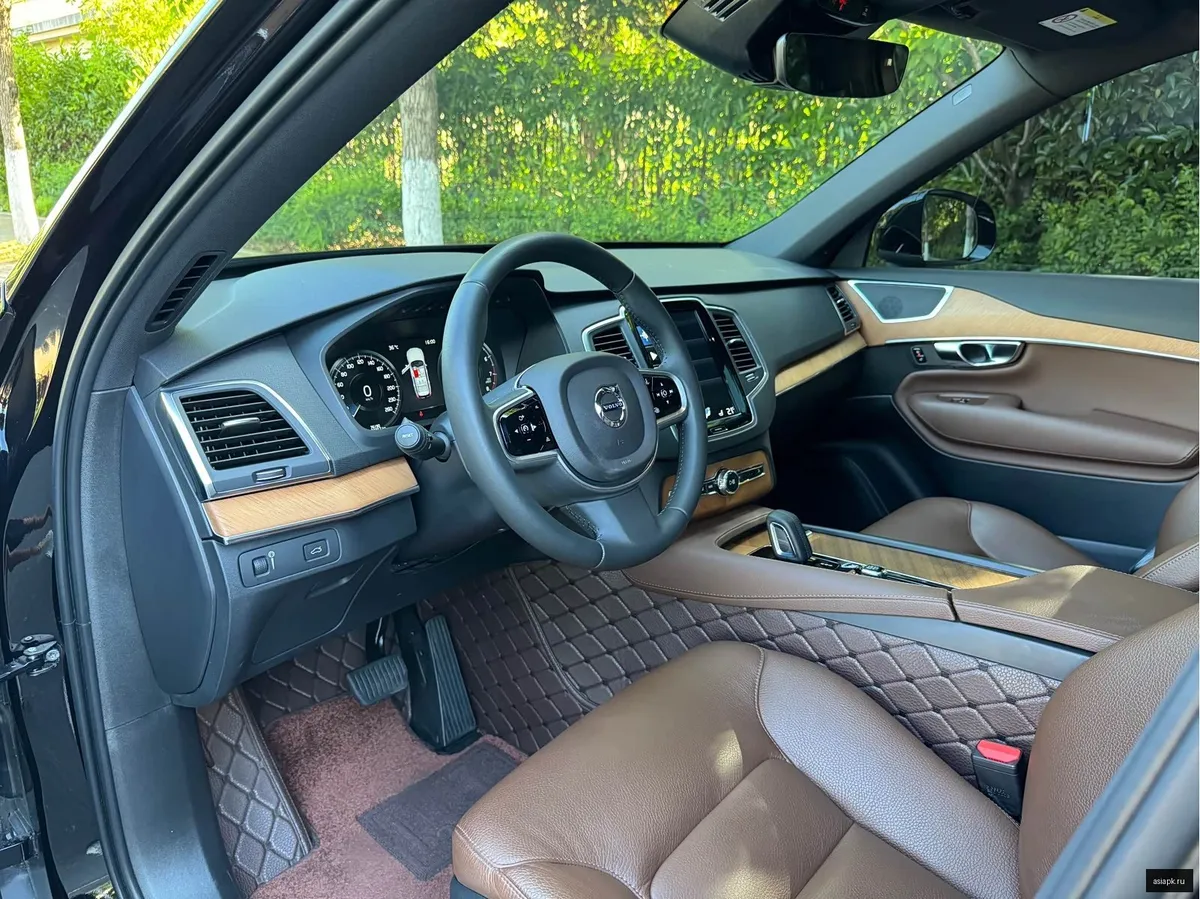 Volvo XC90 6
