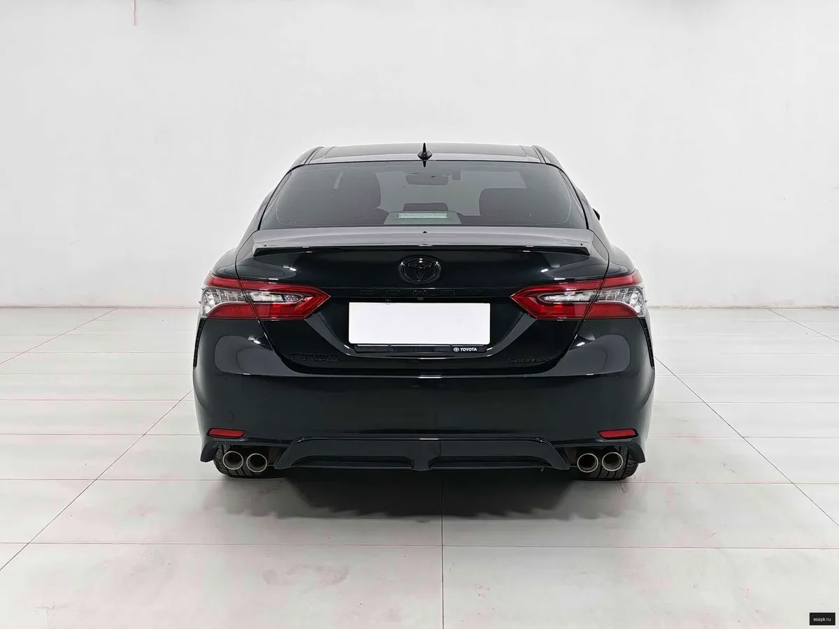 Toyota Camry 5