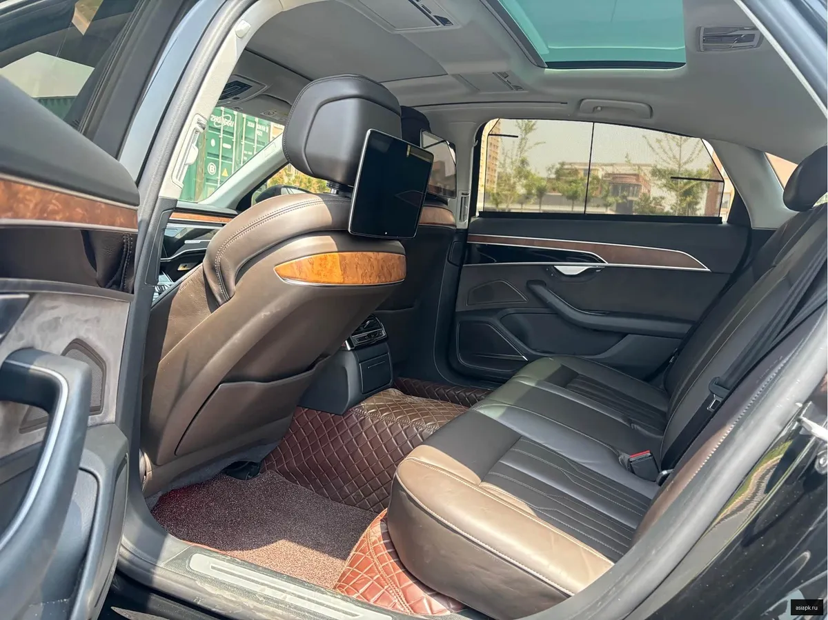 Audi A8 6