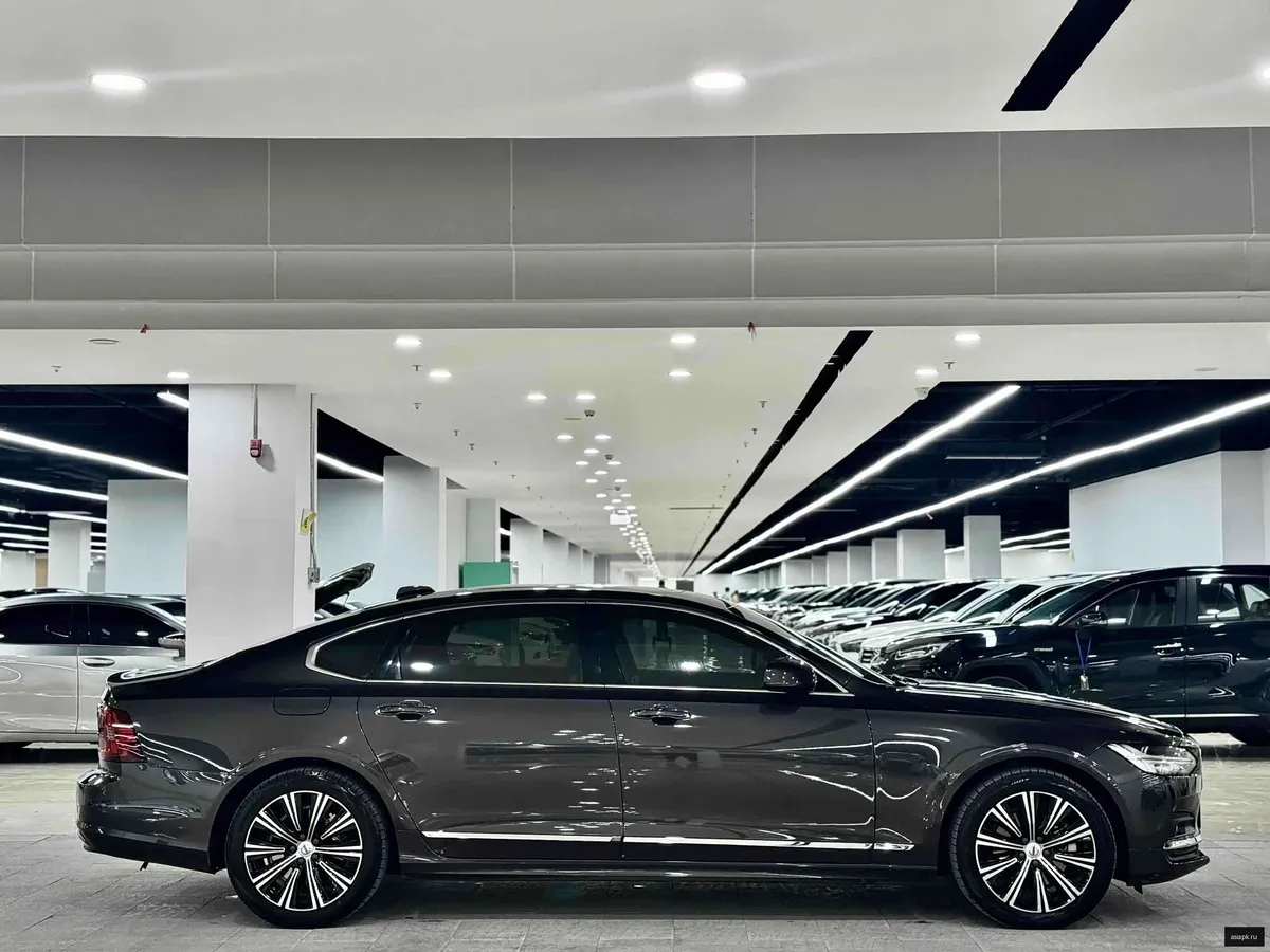 Volvo S90 5