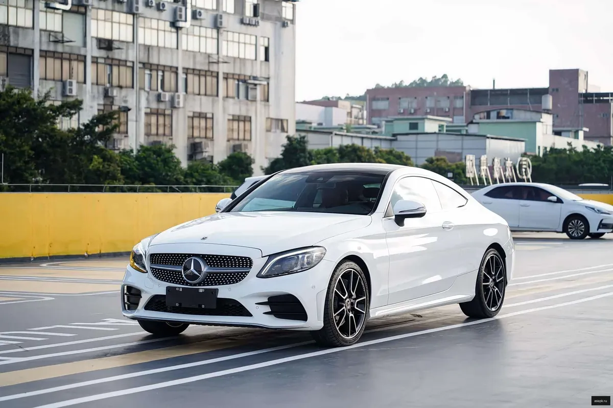 Mercedes-Benz C-Class 5