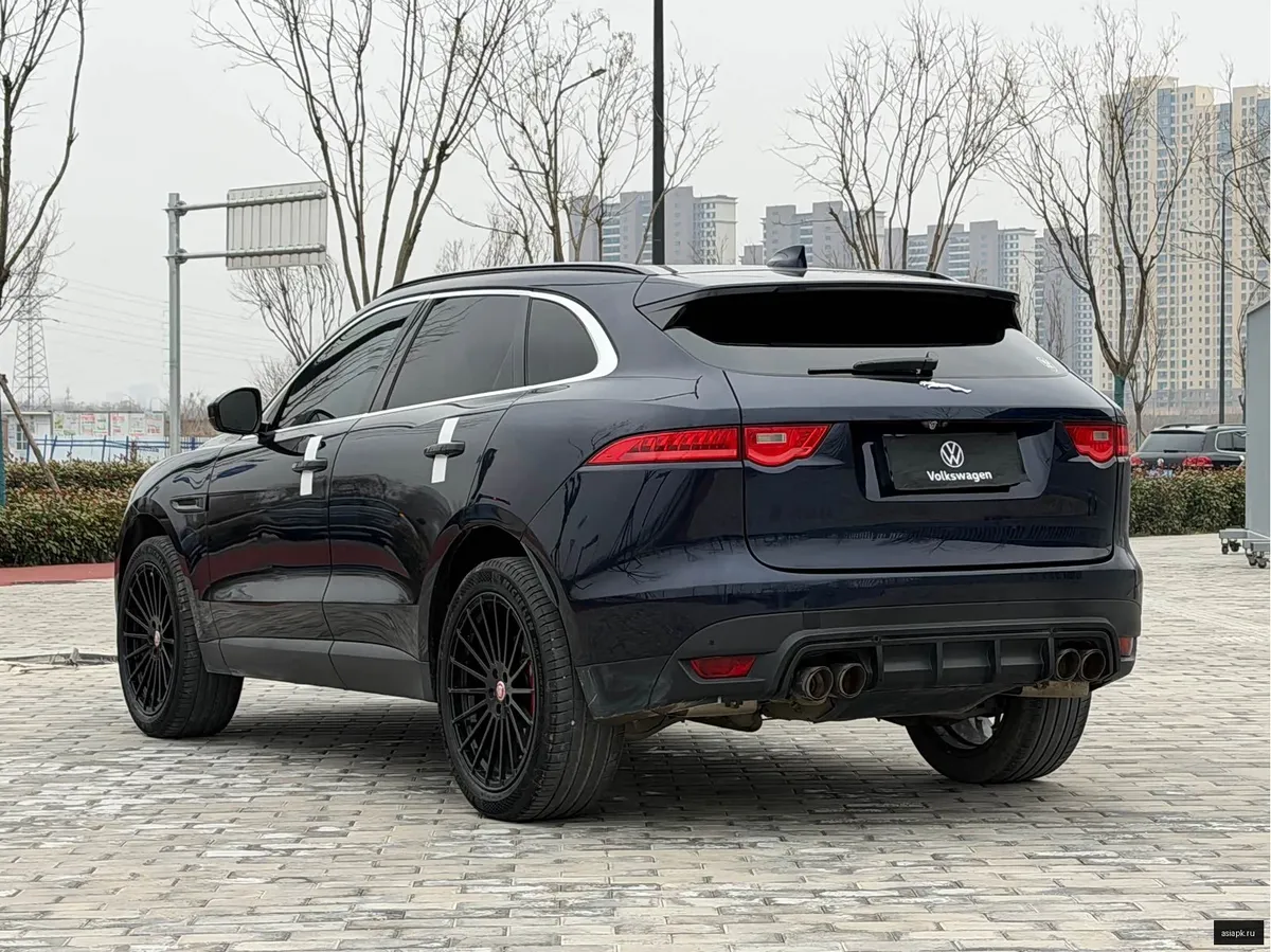 Jaguar F-Pace 4