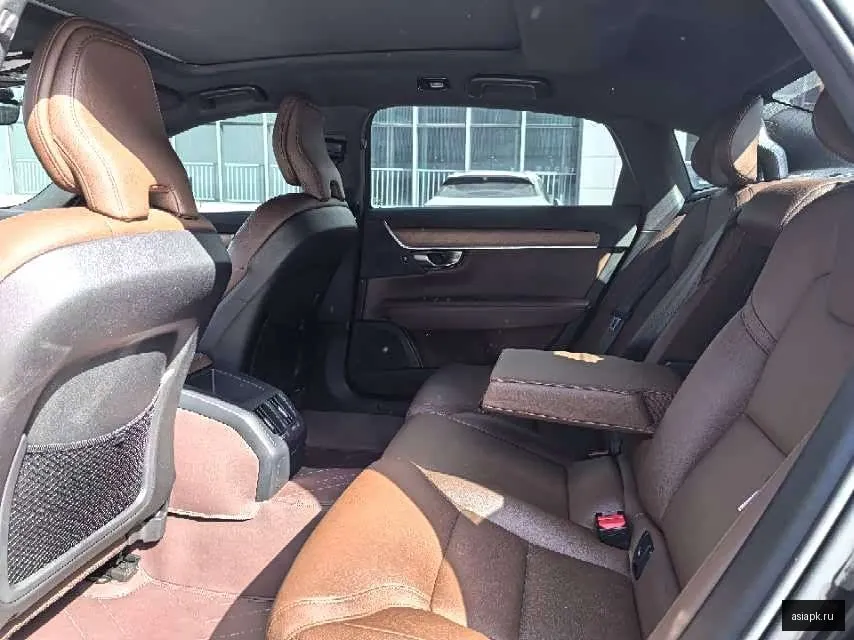 Volvo S90 5
