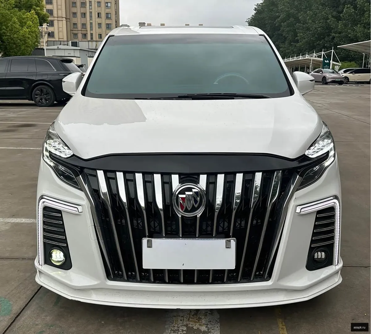 Buick GL8 2