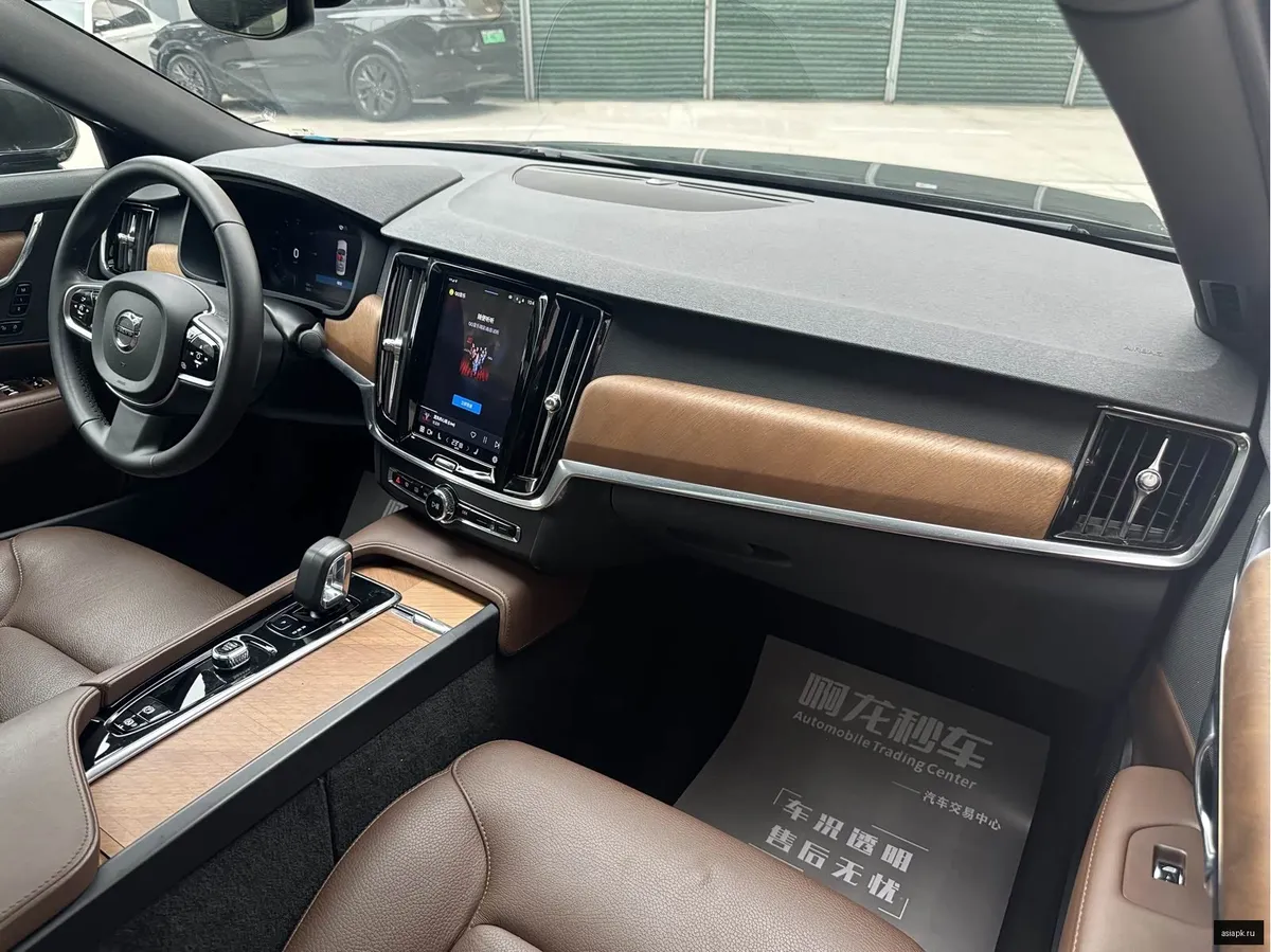 Volvo S90 6