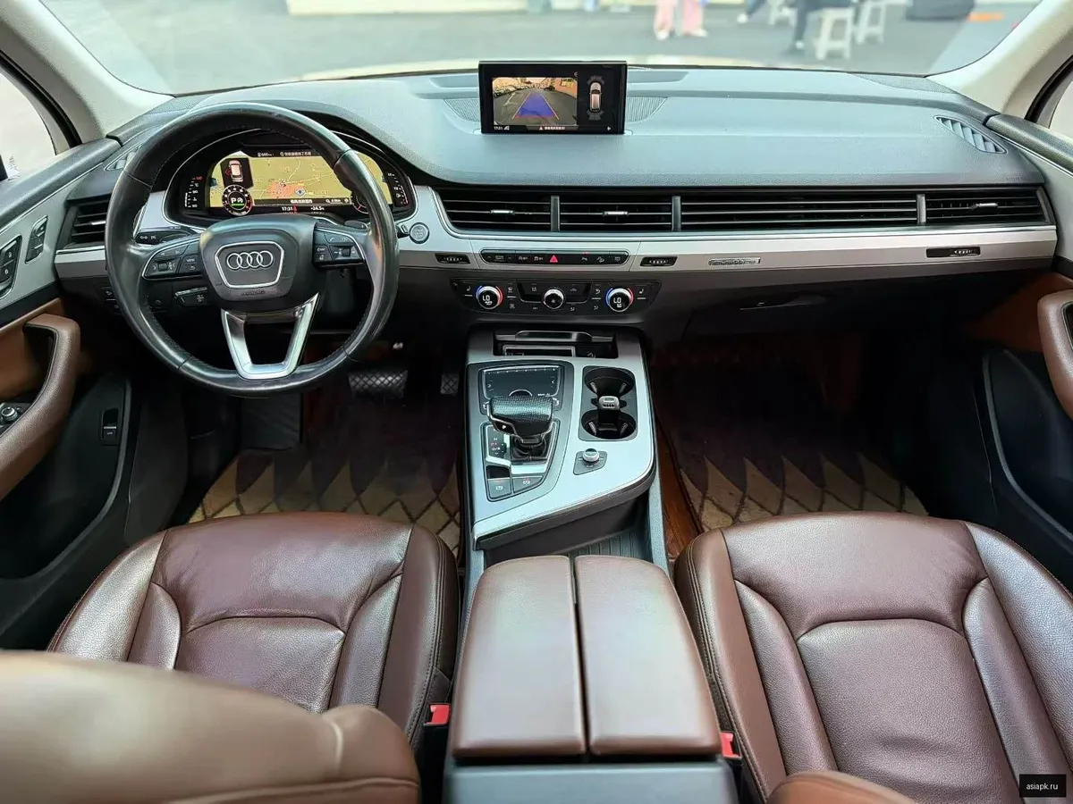 Audi Q7 6