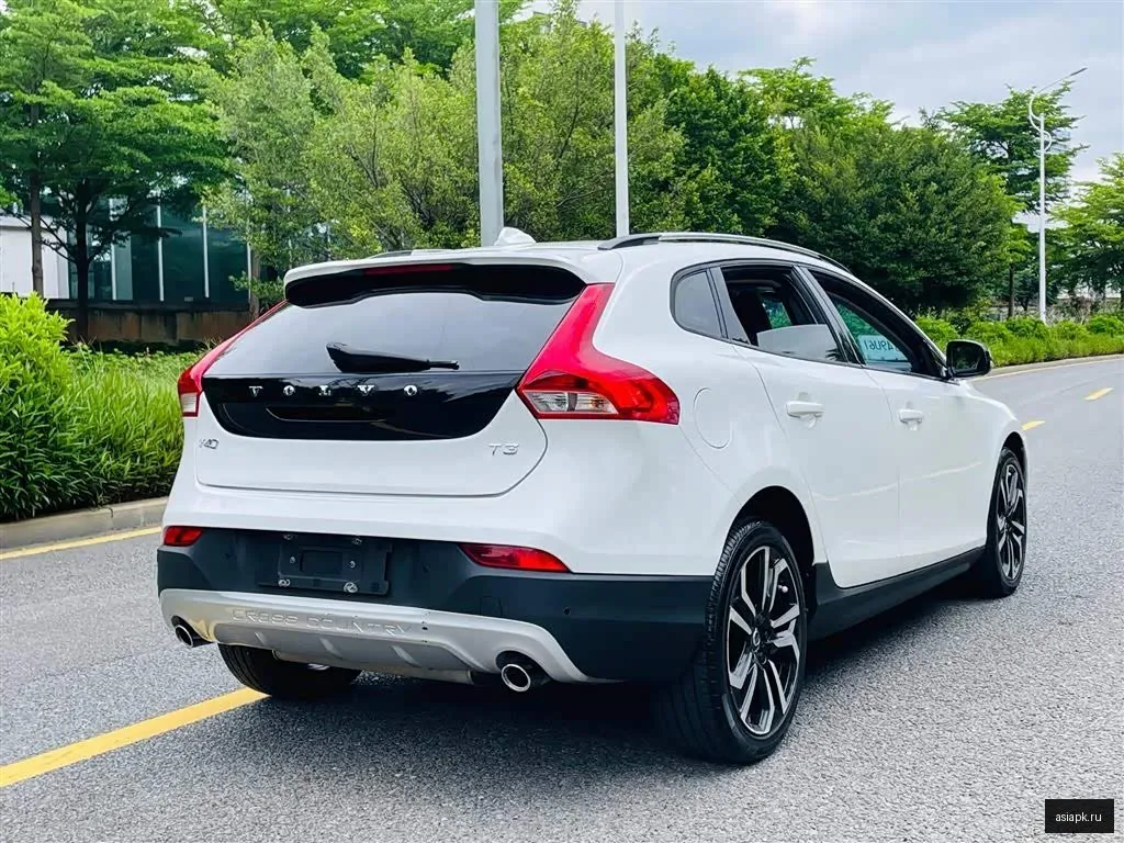 Volvo V40 4