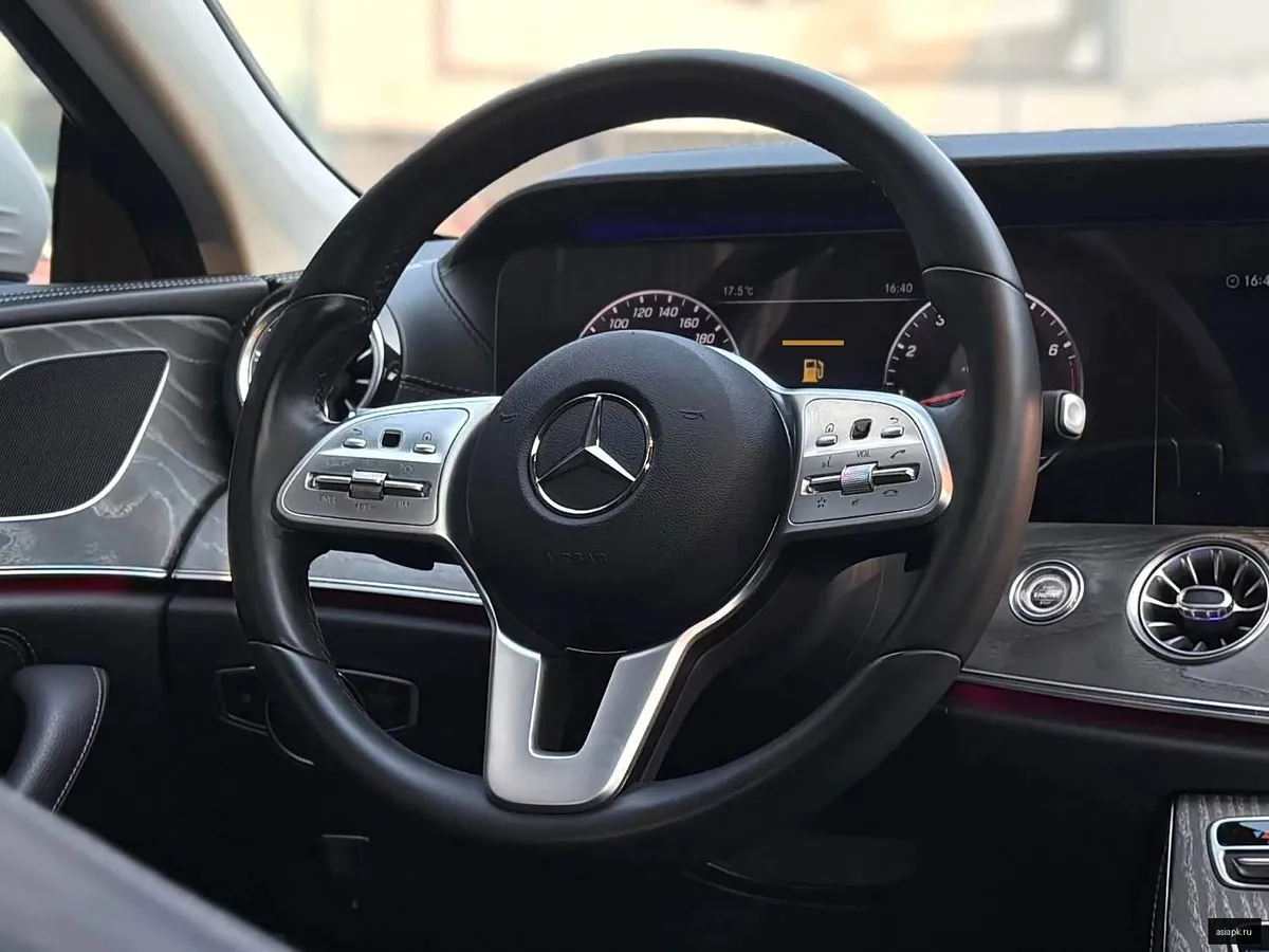 Mercedes-Benz CLS-Class 4