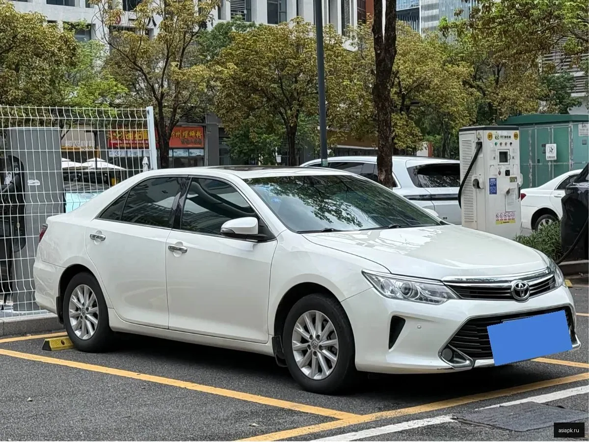 Toyota Camry 3