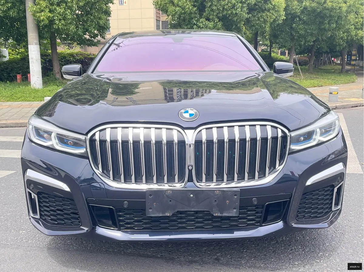 BMW 7-Series 2
