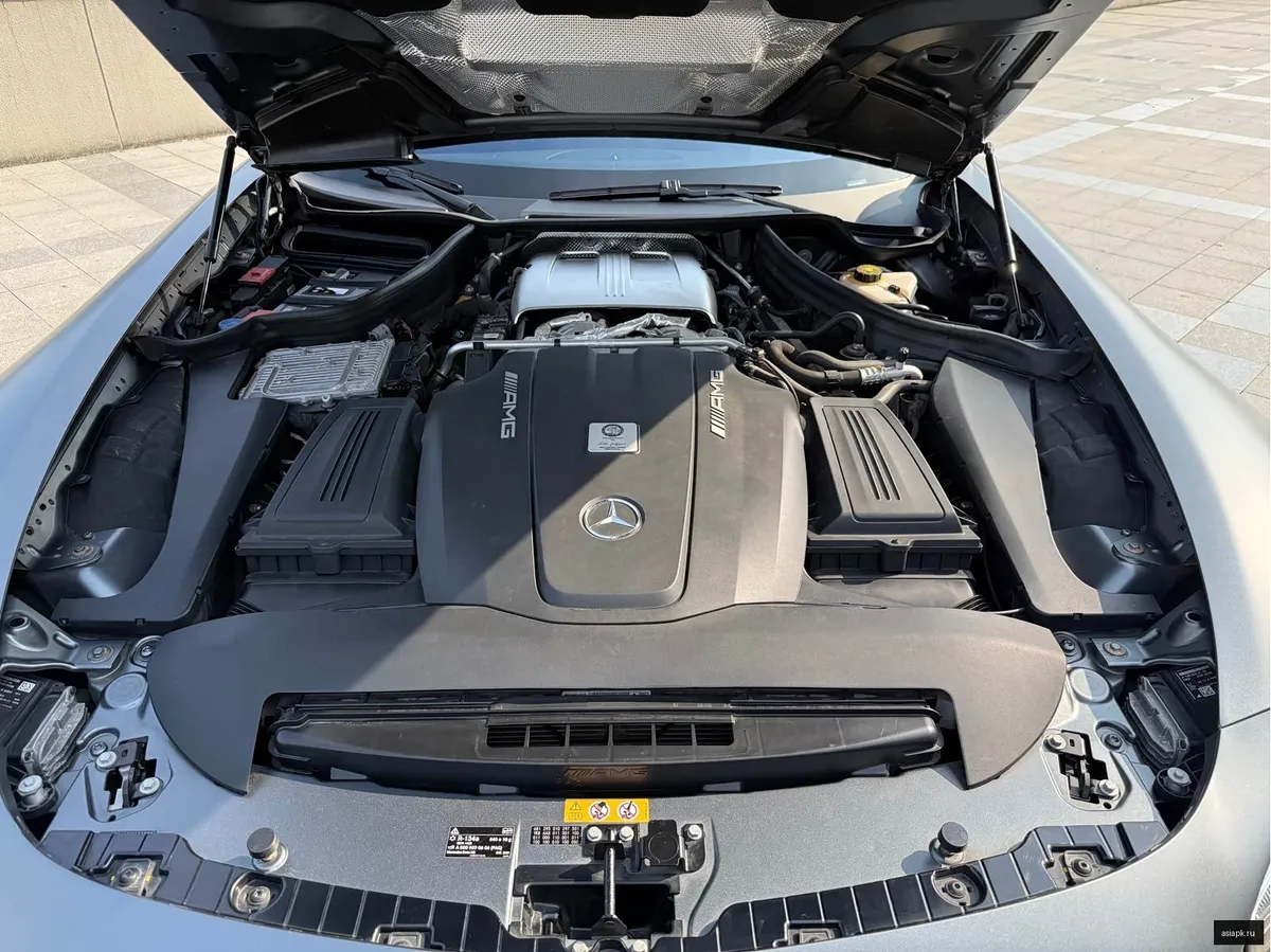 Mercedes-Benz AMG GT 4