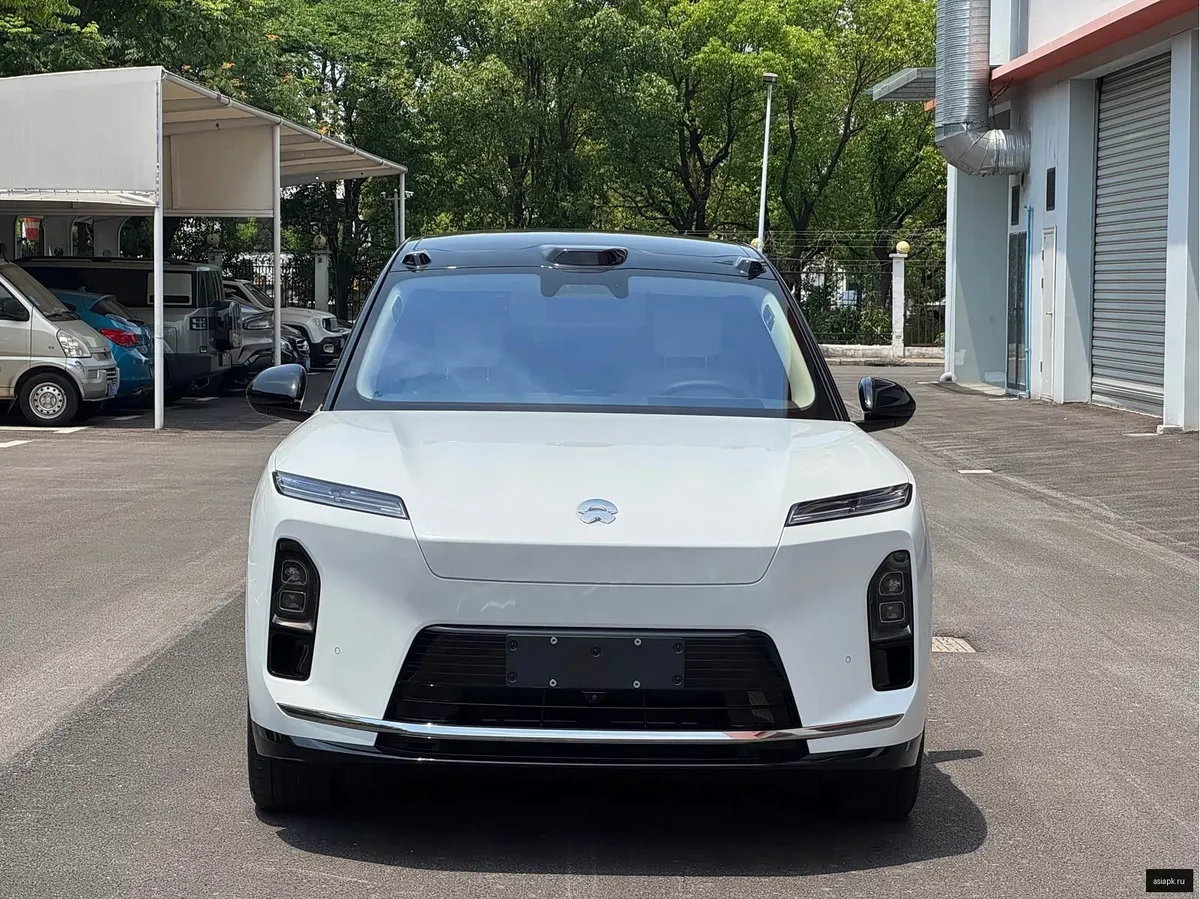 nio ES8 2