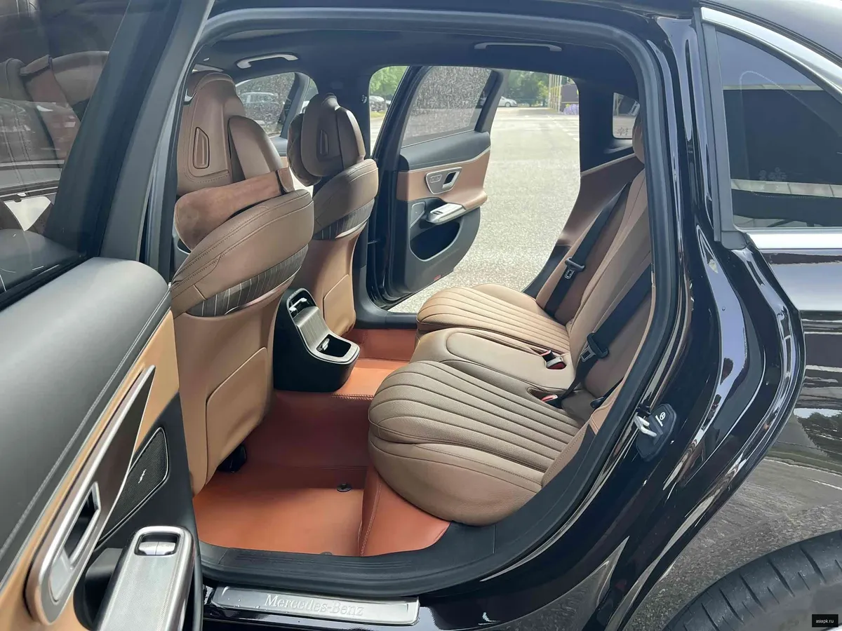 Mercedes-Benz E-Class 5