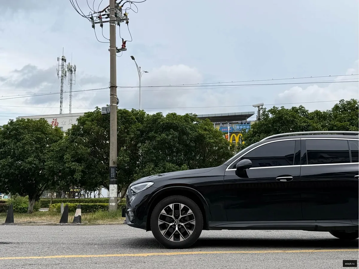 Mercedes-Benz GLC-Class AMG 3