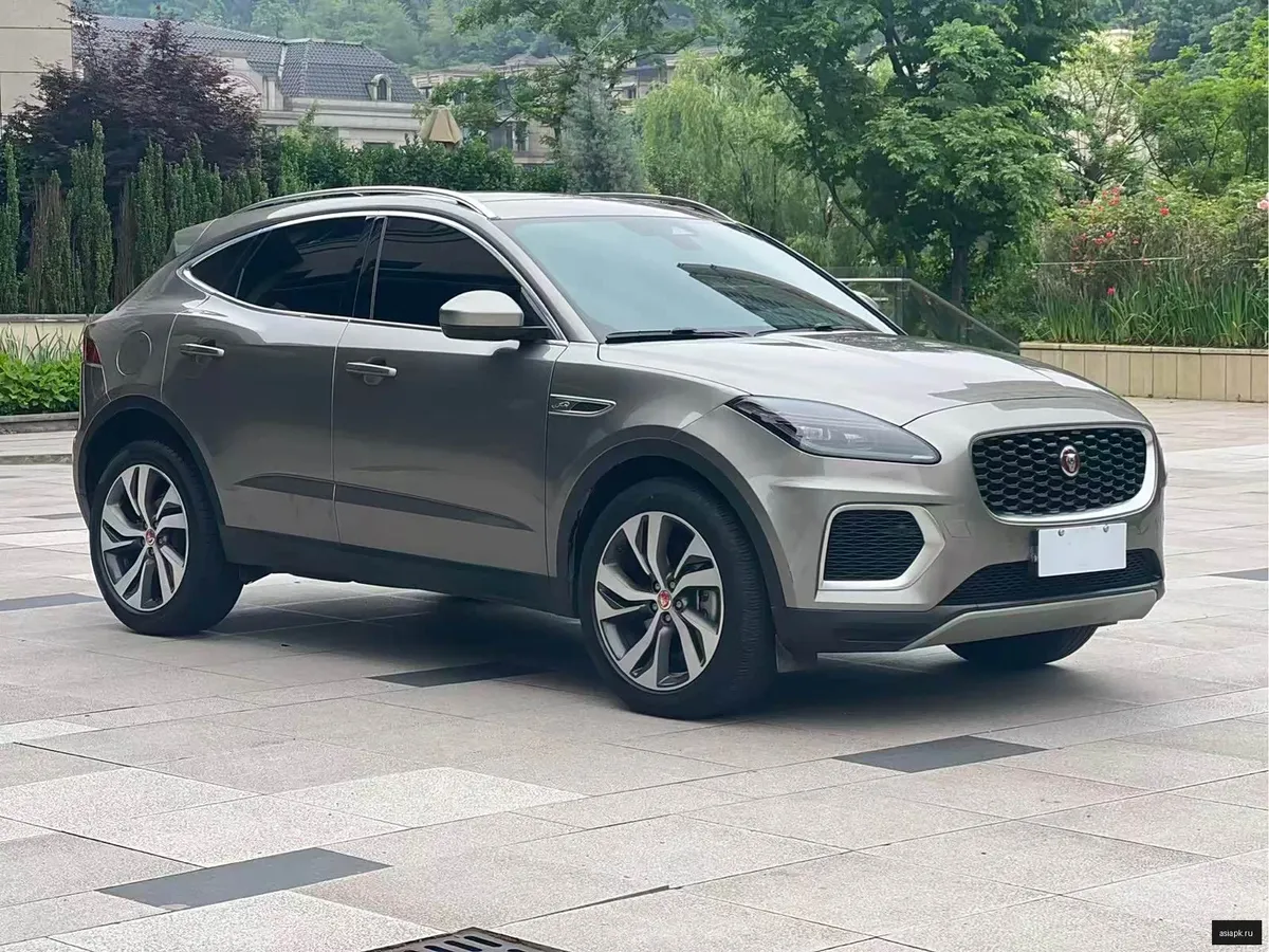 Jaguar E-Pace 3