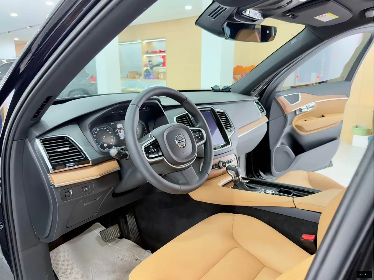 Volvo XC90 4