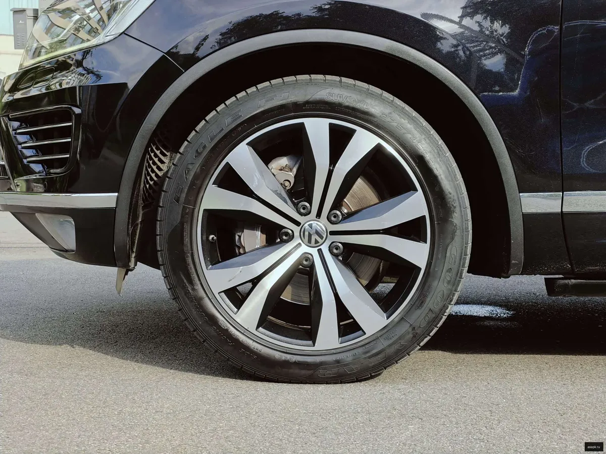 Volkswagen Touareg 3