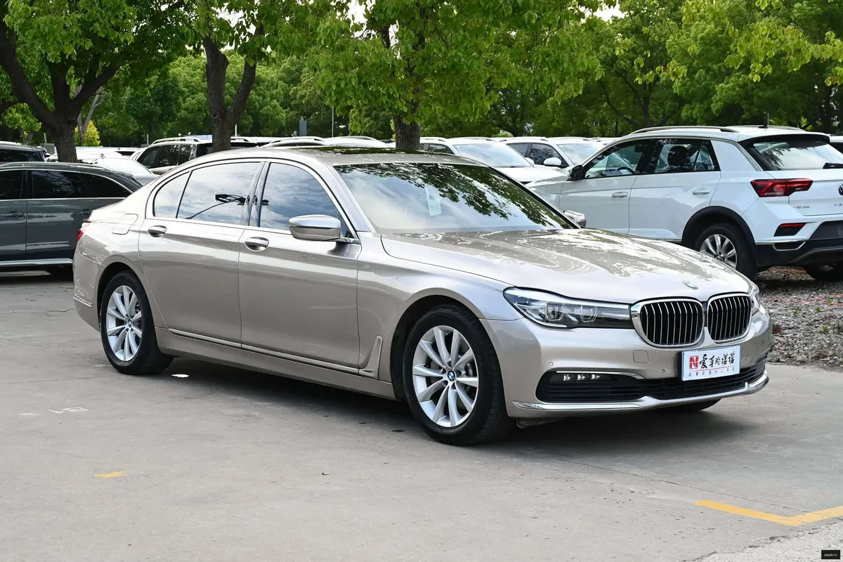BMW 7-Series 6