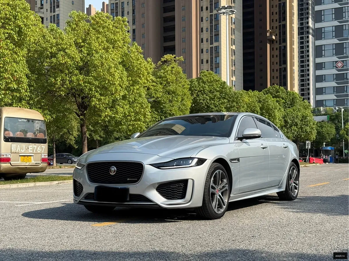 Jaguar XE