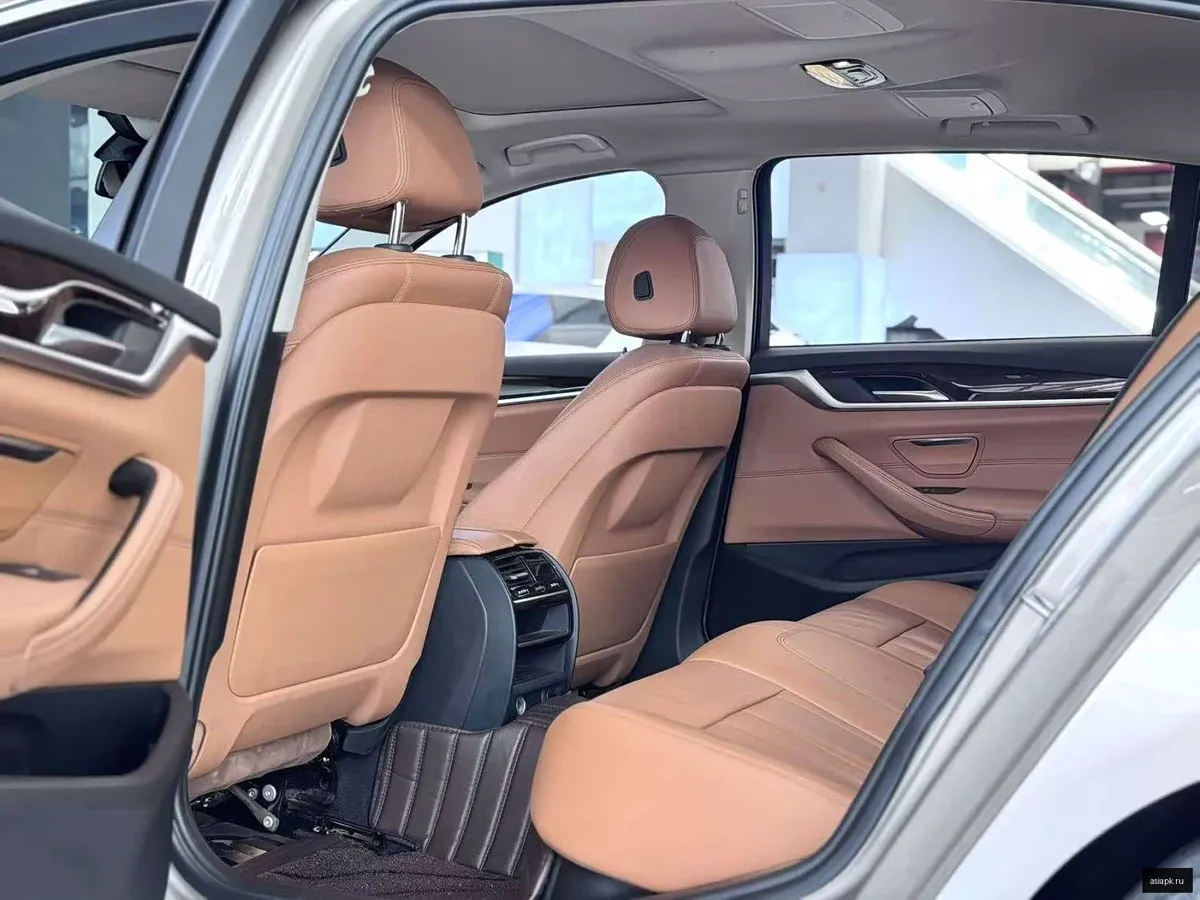 BMW 5-Series 6