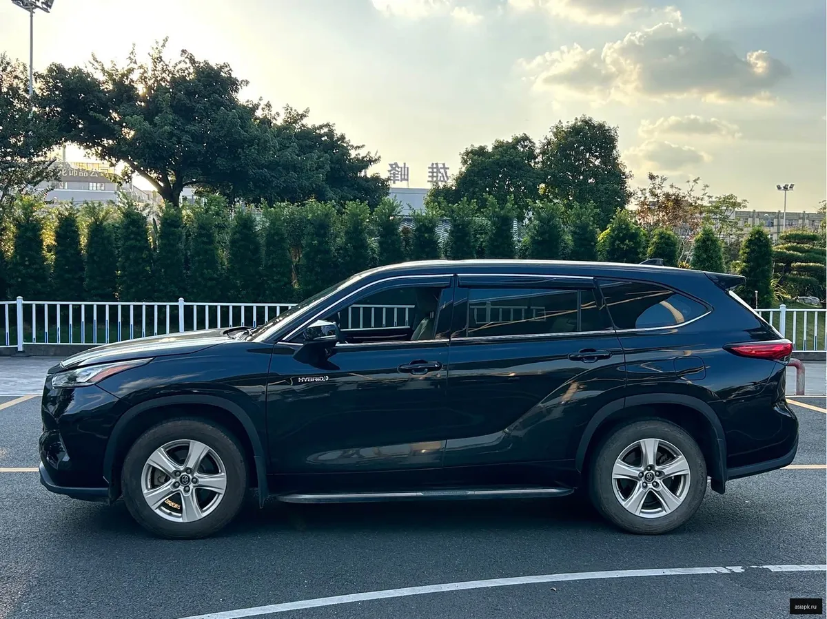 Toyota Highlander 4