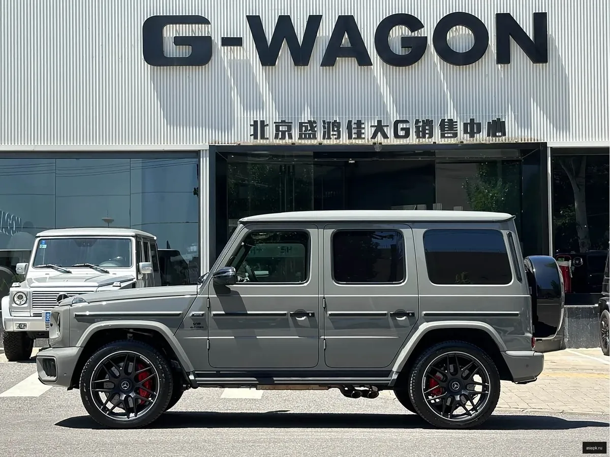 Mercedes-Benz G-Class 2