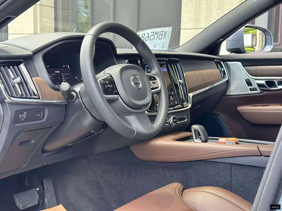 Volvo V90 5