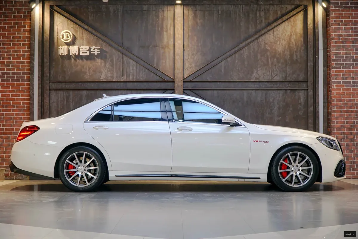 Mercedes-Benz S-Class 4