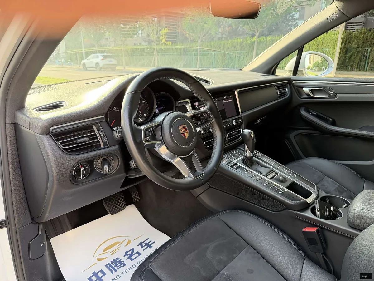 Porsche Macan 4