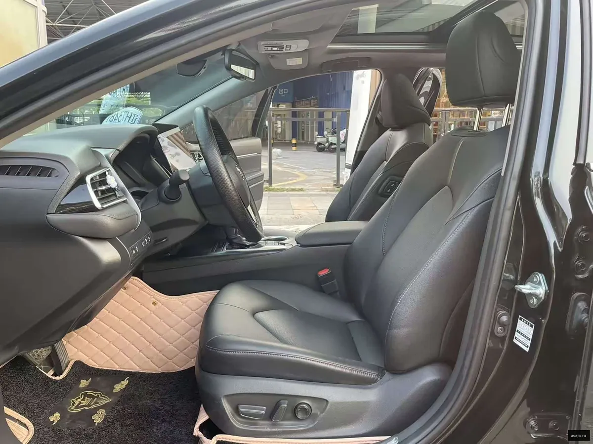Toyota Camry 4