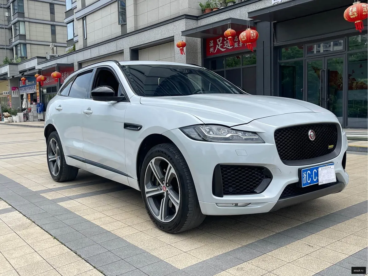 Jaguar F-Pace 3