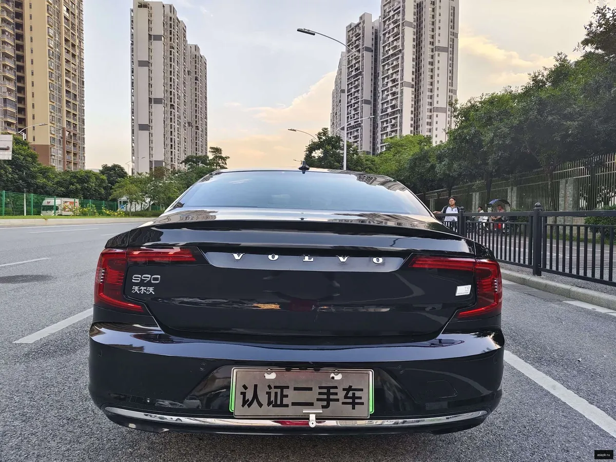 Volvo S90 6