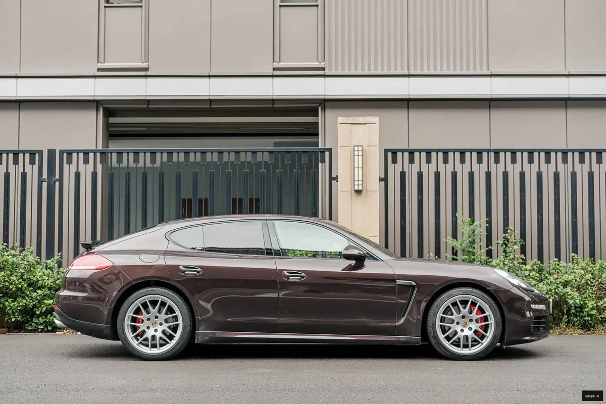 Porsche Panamera 4