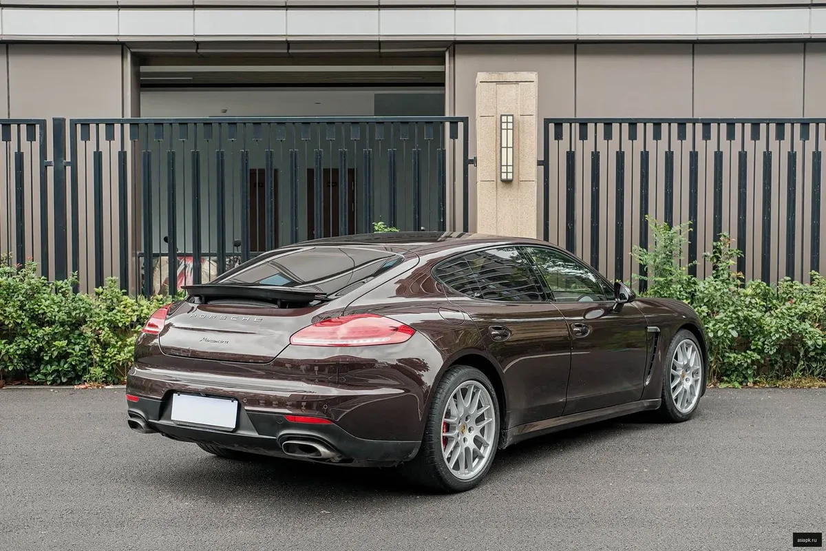 Porsche Panamera 6
