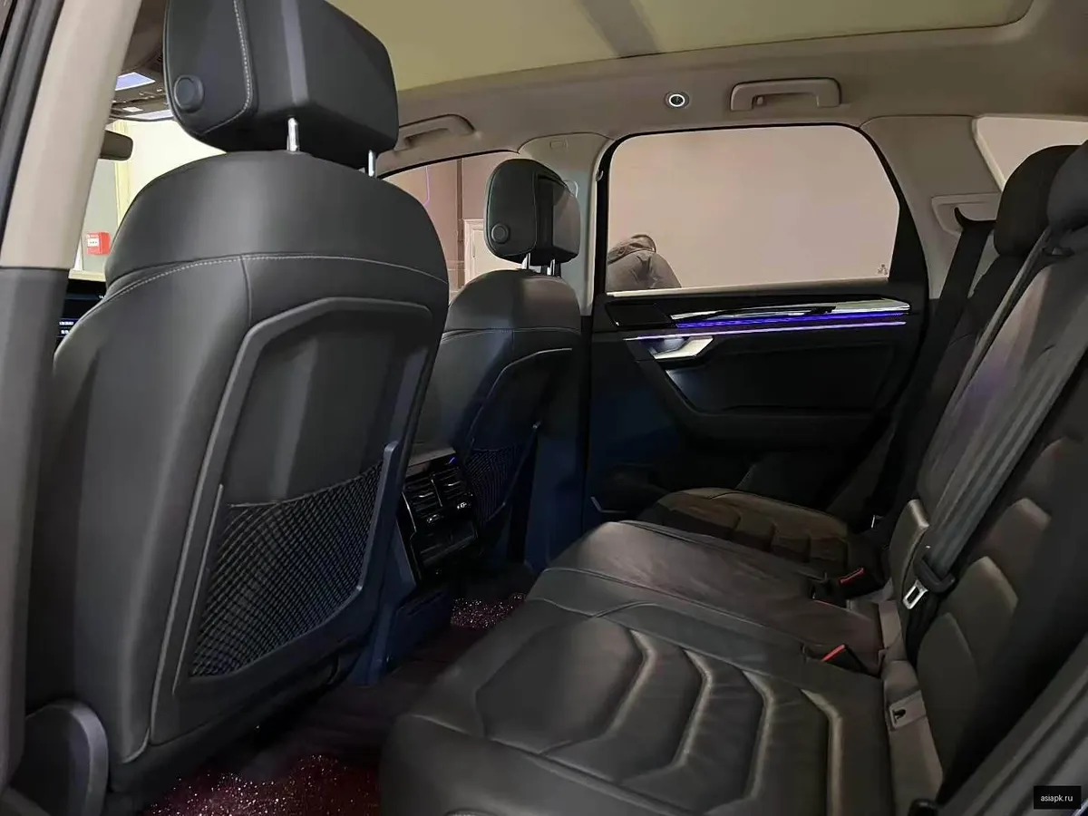 Volkswagen Touareg 6